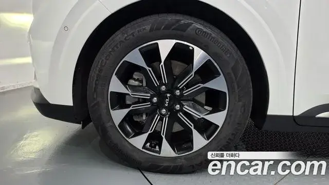 Kia Carnival 2023 — Photo 10/31