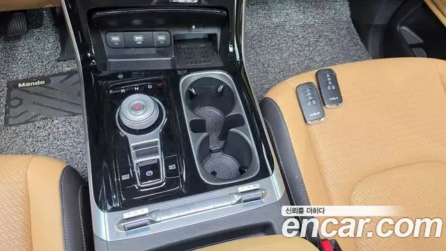 Kia Carnival 2023 — Photo 21/31