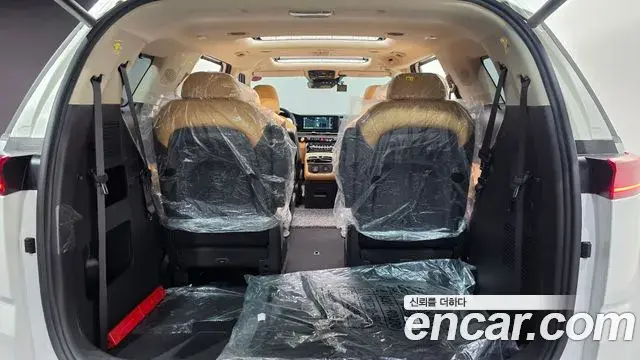 Kia Carnival 2023 — Photo 24/31