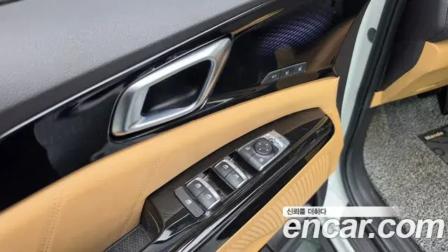 Kia Carnival 2023 — Photo 4/31