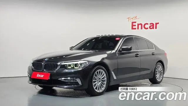 BMW 5 Series 2020 — Фото 1/20