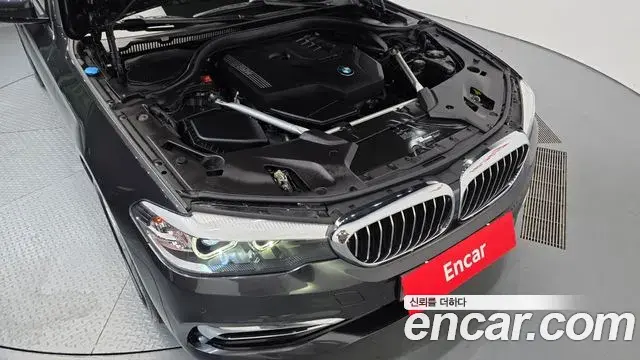 BMW 5 Series 2020 — Фото 6/20