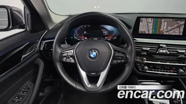 BMW 5 Series 2020 — Фото 13/20