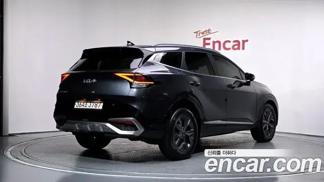 Kia Sportage 2022 — ფოტო 8/34