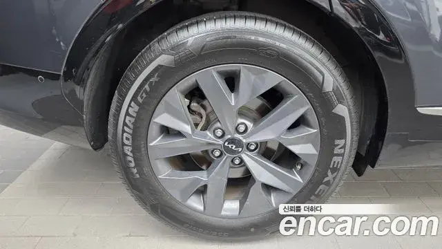 Kia Sportage 2022 — ფოტო 27/34