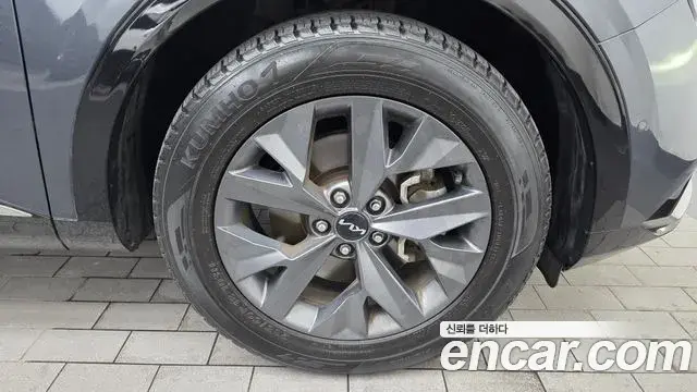 Kia Sportage 2022 — ფოტო 29/34