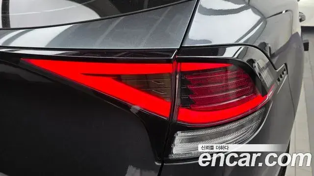 Kia Sportage 2022 — ფოტო 11/34