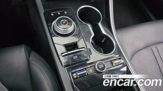 Kia K5 2021 — ფოტო 13/20