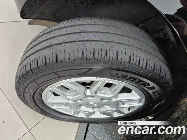 Hyundai Staria 2023 — Фото 7/20