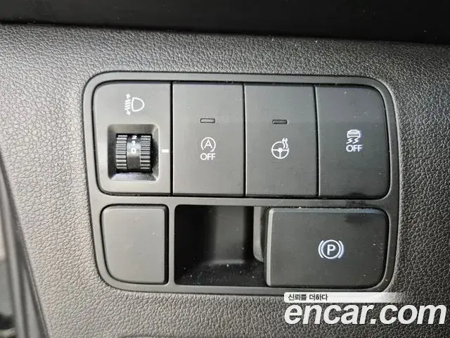 Hyundai Staria 2023 — Фото 17/20
