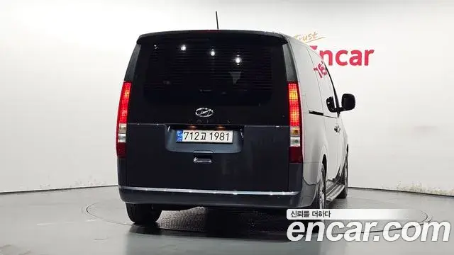 Hyundai Staria 2024 — Photo 10/39