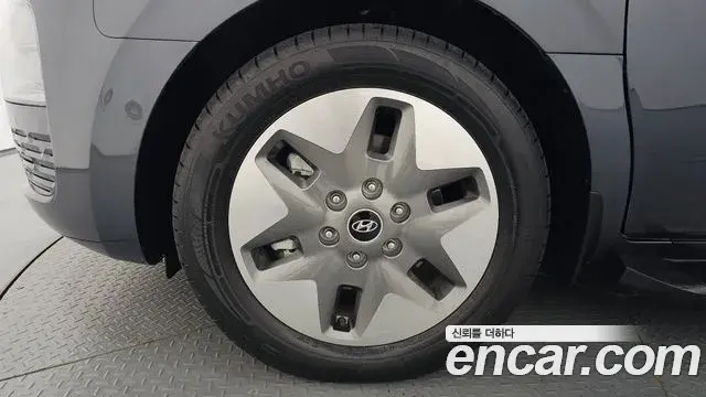 Hyundai Staria 2024 — Photo 12/39