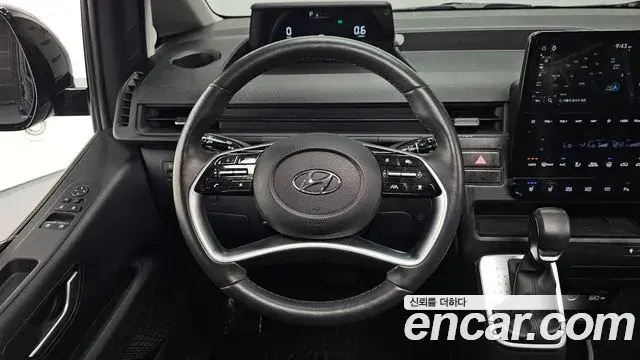 Hyundai Staria 2024 — Photo 33/39