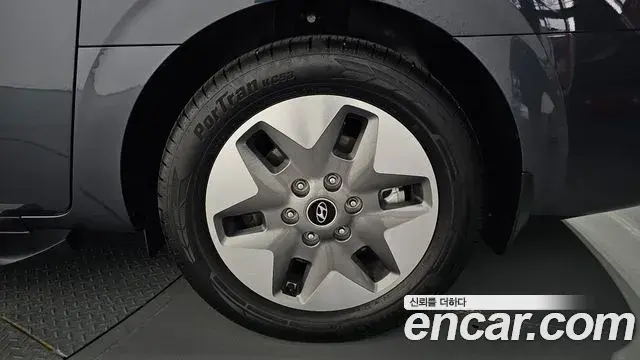 Hyundai Staria 2024 — Photo 36/39