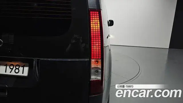 Hyundai Staria 2024 — Photo 8/39