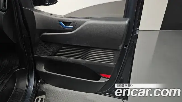 Hyundai Staria 2024 — Photo 31/39