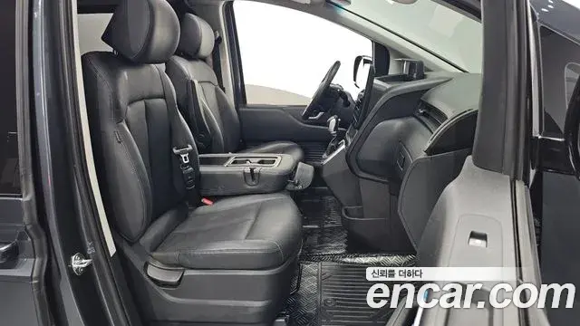 Hyundai Staria 2024 — Photo 14/39