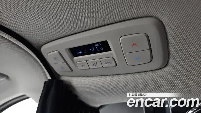 Hyundai Staria 2024 — Photo 6/39