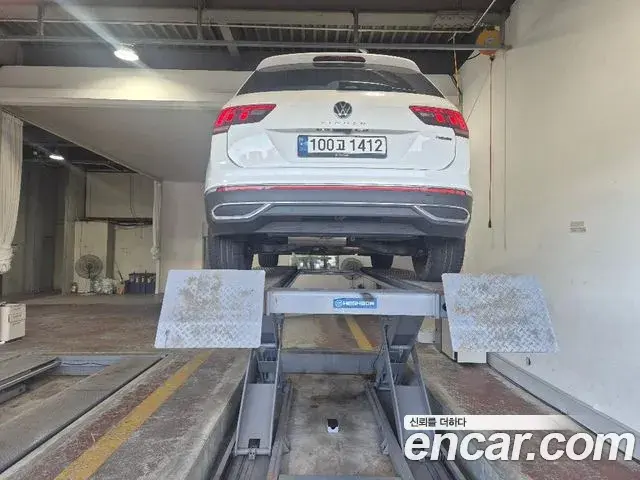 Volkswagen Tiguan 2022 — Photo 3/3