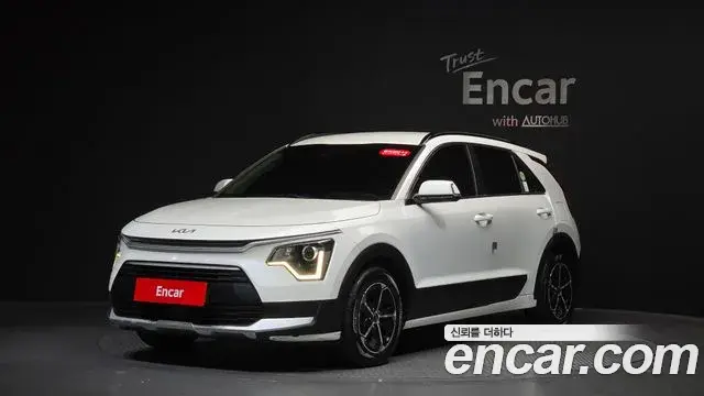 Kia Niro 2022 — Фото 11/20