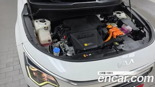 Kia Niro 2022 — Фото 6/20