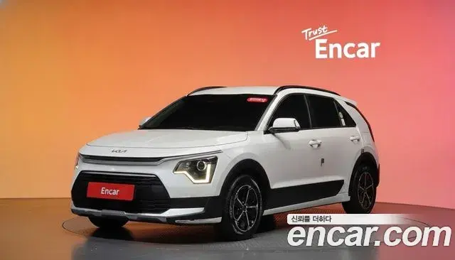 Kia Niro 2022 — Фото 1/20