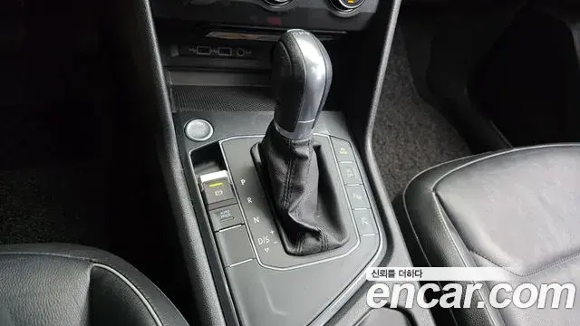 Volkswagen Tiguan 2018 — Şəkil 19/20