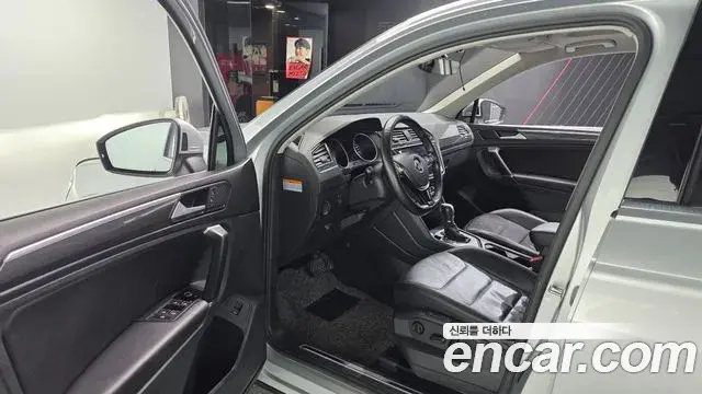 Volkswagen Tiguan 2018 — Şəkil 3/20