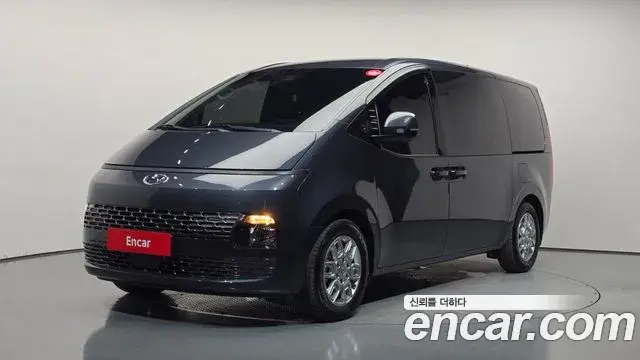 Hyundai Staria 2023 — ფოტო 13/32