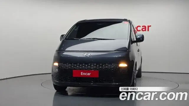 Hyundai Staria 2023 — ფოტო 23/32