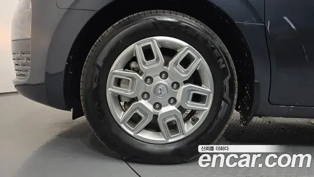 Hyundai Staria 2023 — ფოტო 31/32