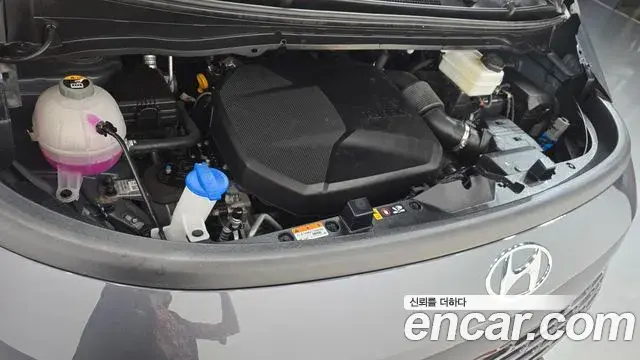 Hyundai Staria 2023 — ფოტო 22/32