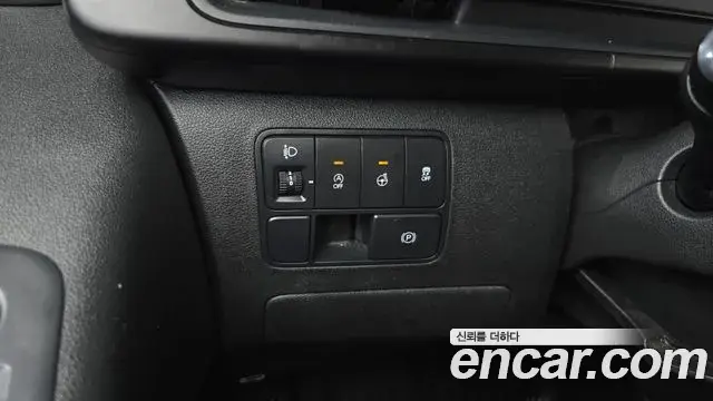 Hyundai Staria 2023 — ფოტო 3/32