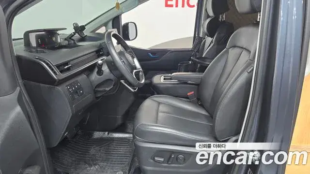 Hyundai Staria 2023 — ფოტო 12/32