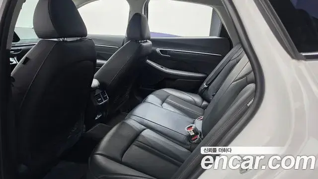 Hyundai Sonata 2022 — Фото 19/20