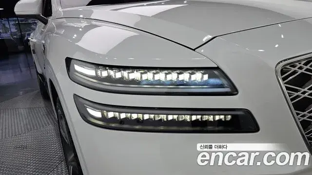 Genesis GV80 2023 — Photo 7/40