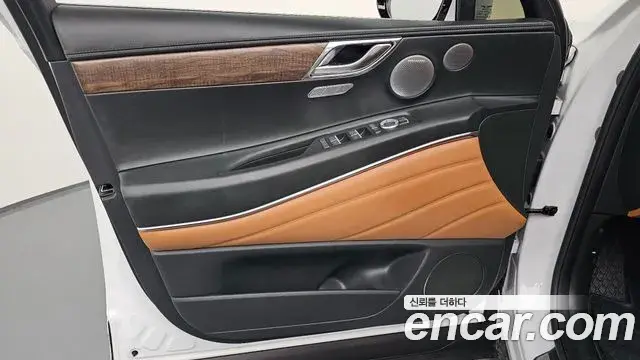Genesis GV80 2023 — Photo 16/40