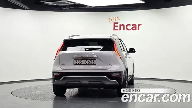 Kia Niro 2022 — ფოტო 6/31