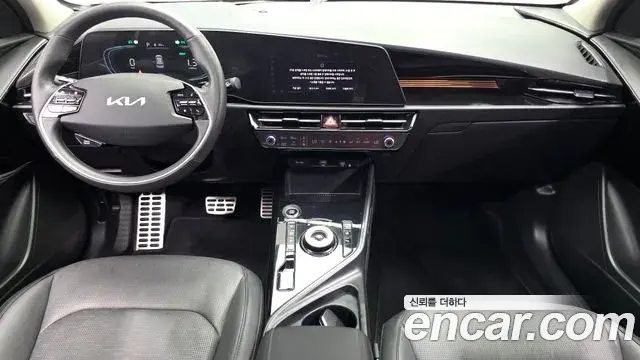 Kia Niro 2022 — ფოტო 15/31