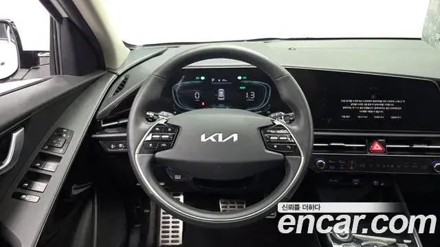 Kia Niro 2022 — ფოტო 30/31