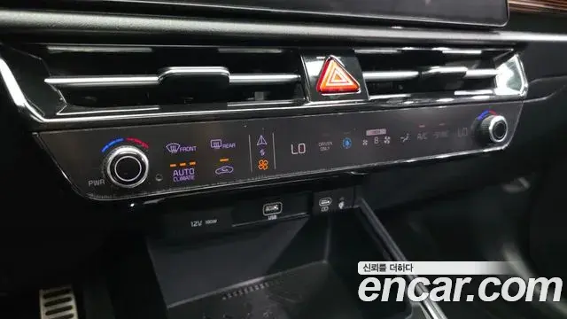 Kia Niro 2022 — ფოტო 18/31