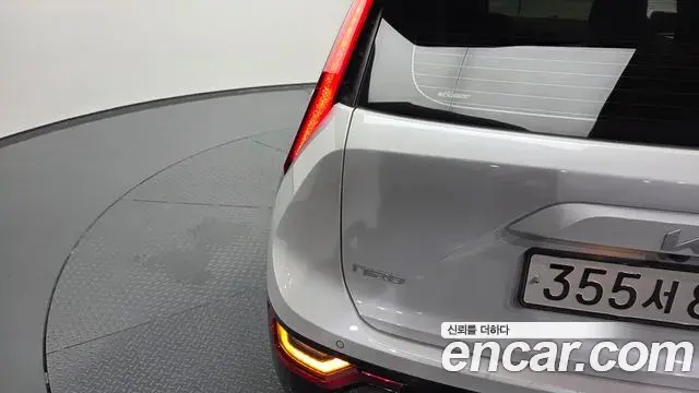 Kia Niro 2022 — ფოტო 4/31
