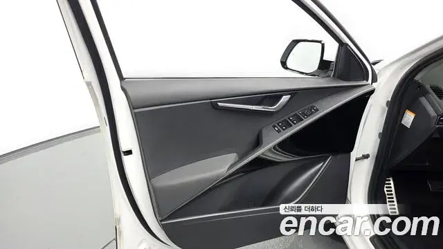 Kia Niro 2022 — ფოტო 22/31