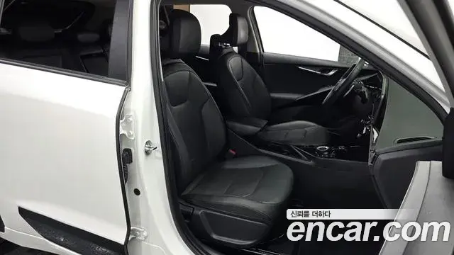Kia Niro 2022 — ფოტო 27/31