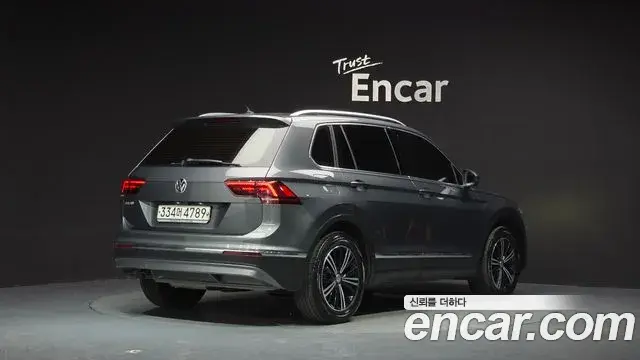 Volkswagen Tiguan 2020 — ფოტო 15/34