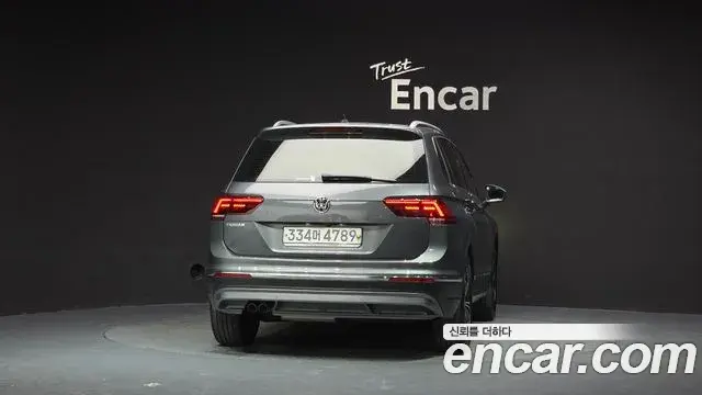 Volkswagen Tiguan 2020 — ფოტო 20/34