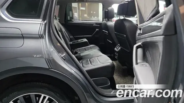 Volkswagen Tiguan 2020 — ფოტო 13/34