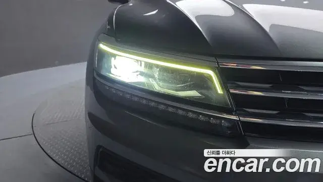 Volkswagen Tiguan 2020 — ფოტო 4/34