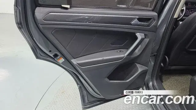Volkswagen Tiguan 2020 — ფოტო 16/34