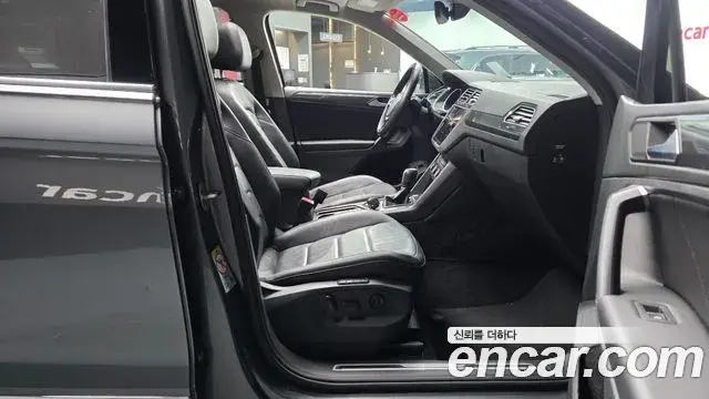 Volkswagen Tiguan 2020 — ფოტო 6/34